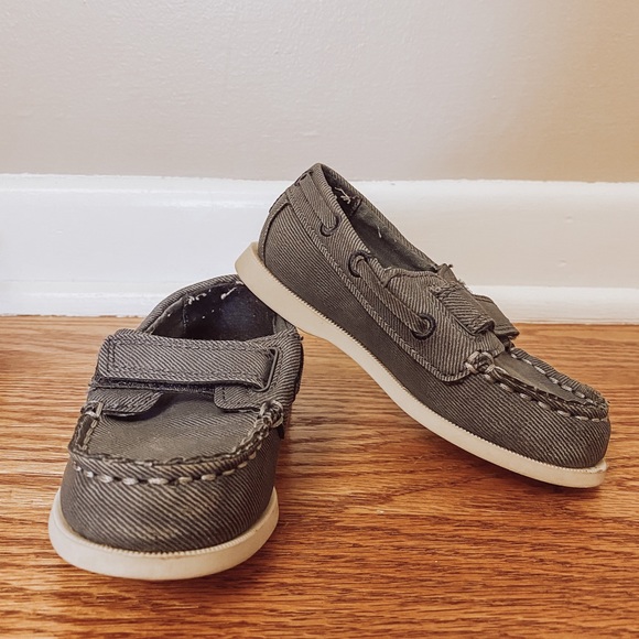 Oshkosh Toddler Loafers size 7 - Picture 3 of 5